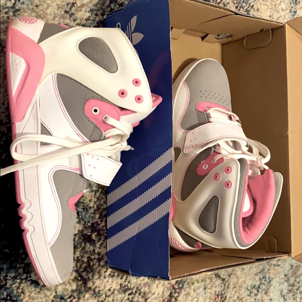 Adidas Shoes Roundhouse W